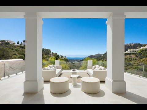 Wonderful Andalusian-style contemporary villa with stunning sea views in El Madroñal, Benahavís