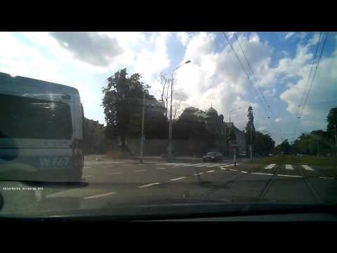 Gość opi**dolił policjantów na skrzyżowaniu 