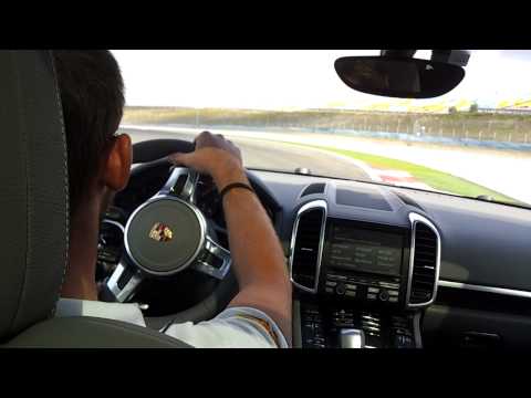 Porsche Cayenne & Pirelli PZERO ROSSO