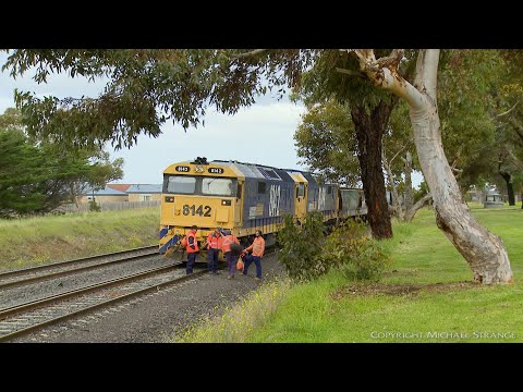 7737V  Grain Train Crew Change & Departure - PoathTV Australian Rail Freight Transport
