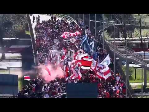 "Los Borrachos Del Tablon llegando al Monumental Banderazo previo al Boca vs River." Barra: Los Borrachos del Tablón • Club: River Plate