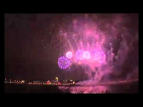 Brezac Artifices vainqueur du Concours International de Feux d'artifices de Macao en 2006.flv