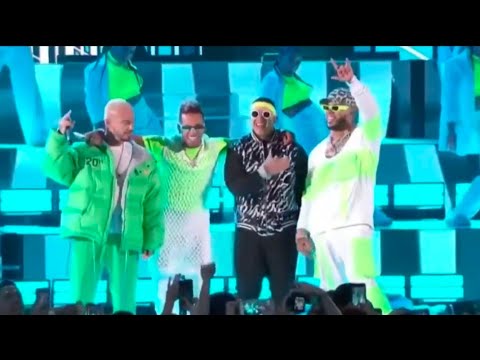 Videoclip de Baila Baila Baila (Live) — Ozuna