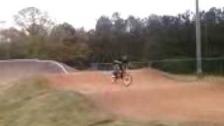 preview picture of video 'Chris DuBois clearing 2nd step-up at Sandy Ridge BMX Park'