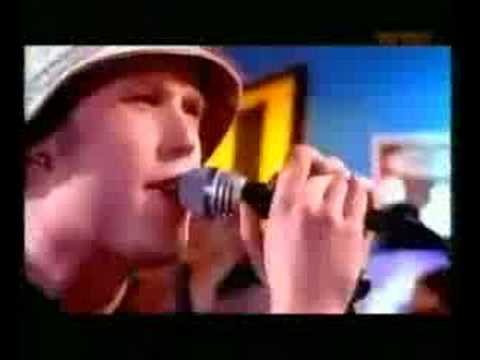 FTK - Jätä minut rauhaan (live)