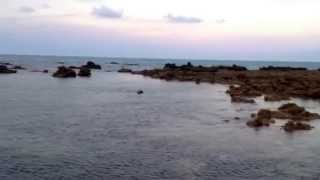 preview picture of video 'Um final de dia em Jacumã... Um bom mergulho curtindo as piscinas naturais ...'