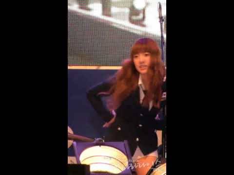 [FanCam] 091109 Taeyeon SNSD - Gee@KIA Tigers CC Concert