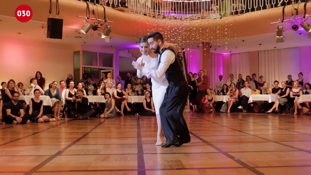 Juan Martin Carrara and Stefania Colina - La espuela 0:36