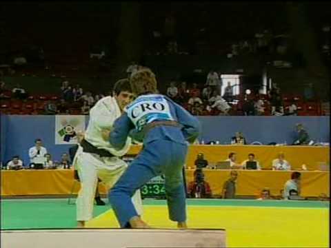 Judo 2009 Yerevan.Azinovic(CRO)-Mkrtchyan (ARM) [-55kg].