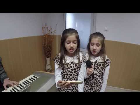 Priviti in jur  - Amy , Esty & Vlad