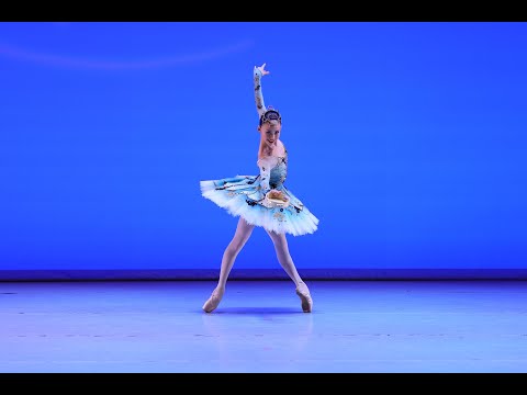 Crystal Huang - La Esmeralda