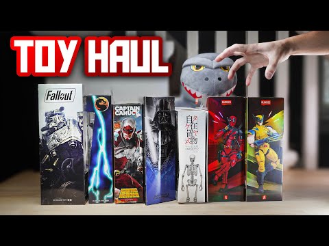 I open over 25 Action Figures from a CRAZY Package Delivery - Mail haul