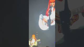 “ you will know exactly who I am “ 😂😂 #thejudds #wynonna #wynonnajudd