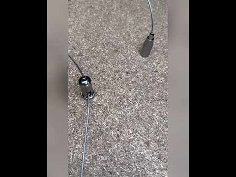 Трос стальной в декоративной ПВХ оплётке диаметром 1,5 мм длиной 1,5 м