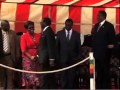 Президент Зимбабве упал с трибуны.. 
