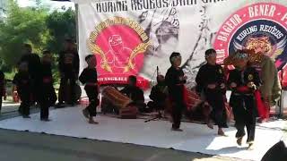 Download lagu IBING RAMPAK GAGAK LUMAYUNG - KURING REUEUS JADI URANG SUNDA mp3 Download lagu IBING RAMPAK GAGAK LUMAYUNG - KURING REUEUS JADI URANG SUNDA mp3