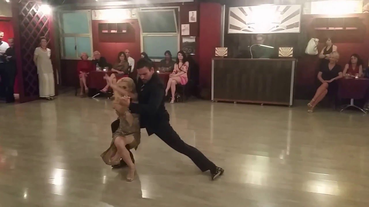 Matteo Antonietti y Ravena Abdyli ballano Recuerdo @Milonga "la Tana" 6/5/2016  2-4
