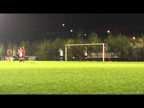 Oude Maas VR1 - OVV VR1 (3-0), het derde doelpunt.