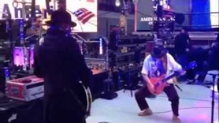 Carlos Santana And Tomi Martin- Let It Be Live In Times Square