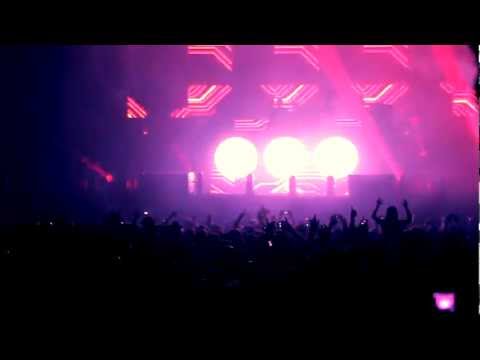 Swedish House Mafia vs Knife Party - Antidote (Live)