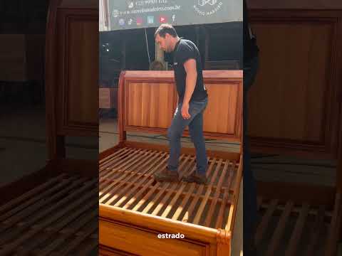 Renê apresentando a Cama Lívia!