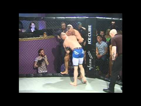 UXC: Fight Night - Martin Begley vs Sebastian Kozok