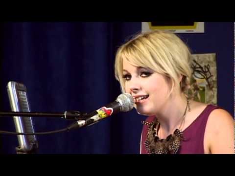 Little Boots - Running Up That Hill (Live at Amoeba)