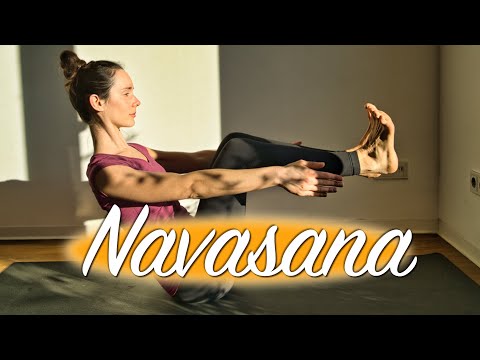 Wie macht man BOAT POSE?  Navasana yoga asana für ANFÄNGER