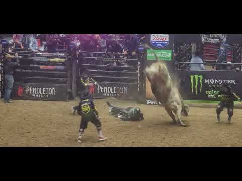 Wreck: Boudreaux Campbell vs Domino Championship Round Ty Murray Invitational PBR ABQ