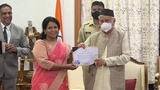 26.10.2021 : Governor felicitates Chairman & Members of State COVID-19 Task Force;?>