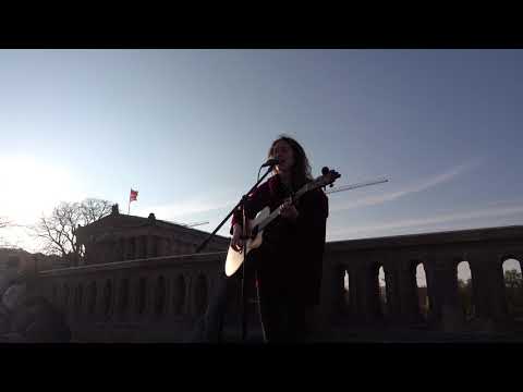 LIV SUMMER "Who will safe her" - amazing voice (Streetmusic Berlin (2019-03-30)
