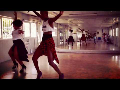 African Sunz – Kinky DanceOff(MurielleBedot & AliciaOZR)