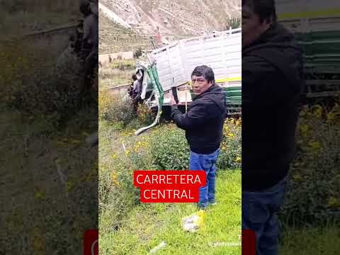 Accidente de dos vehículos pesados en la Oroya. Yauli, Junin.