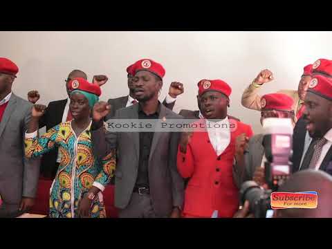 Bobi Wine yakyusizza oluyimba lwa Tuliyambala Engule nalufunira  Verse ez'oluzungu