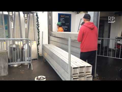 Hochwasserschutzwand in Düsseldorf aufgebaut