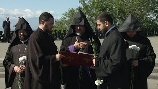 Մայիսի 9-ին Մայր Աթոռի միաբանությունն այցելեց «Հաղթանակ» զբոսայգի
