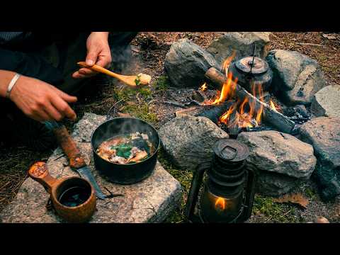 自然と焚き火だけの24時間。無人の森で癒しのソロキャンプ(ASMR)