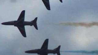 preview picture of video 'Red Arrows and howling tornado at Coningsby 2010.'