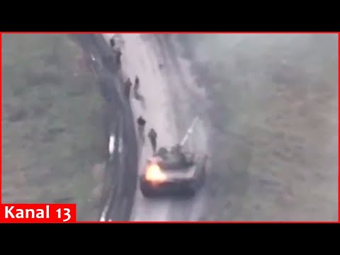 Russian soldiers seek to leave tanks and flee as their tank is hit – Drone targets tank crew