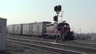 preview picture of video 'Burlington Junction Geep Moves Two Cars in Ottumwa Yard'