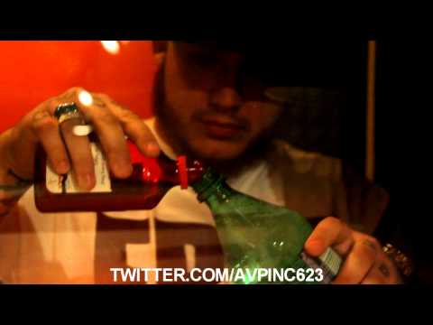 G Moe & Young Phee - Chain to my Balls (Studio Session)