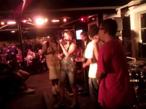 S.T.I.C.S feat Ladah - think u know