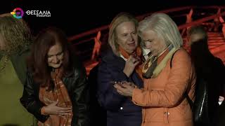 ΤΟ ΗΡΩΟ ΤΟΥ ΒΟΛΟΥ ΦΩΤΙΣΤΗΚΕ ΠΟΡΤΟΚΑΛΙ - ΔΥΝΑΤΟ ΜΗΝΥΜΑ ΚΑΤΑ ΤΗΣ ΒΙΑΣ ΤΩΝ ΓΥΝΑΙΚΩΝ 26 11 2025