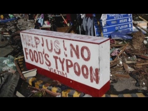 Typhoon Haiyan survivors barter for food amid fear and looting
