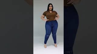 Download lagu Plus Size Blue Jeans | Plus Size Modeling | fashion designer | #youtubeshorts #viralshorts mp3