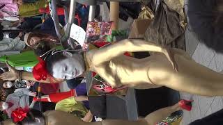 紐パン美女の金粉ショー　高円寺びっくり大道芸