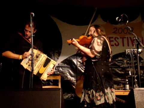 Waterson:Carthy - Sheffield Waltz, Waltz Clog, The Wounded Hussar