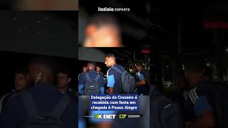 DELEGAÇÃO DO CRUZEIRO É RECEBIDA COM FESTA EM POUSO ALEGRE