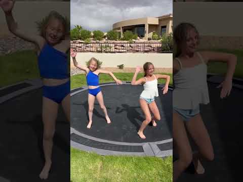 BOOGIE WITH A SUITCASE 🧳☺️🎶 #dance #trend #lifeaswegomez