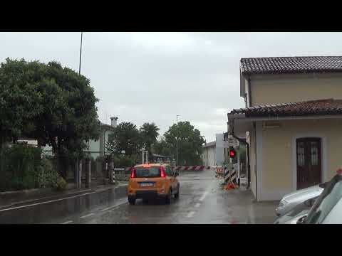 Passaggio a livello di via della Stazione - Remanzacco (UD) / Level Crossing / Spoorwegovergang